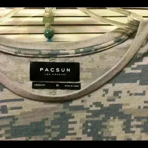 Men PacSun t-shirt long fit size medium.​​​​​​​​​​​​​​​​​​​​​ - Picture 3 of 4